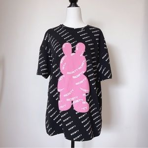 MICISTY logo bunny oversized T. Black base Pink bunny.